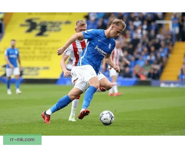 威尼斯在附加赛逆袭克雷莫纳成功重返意甲联赛再创辉煌